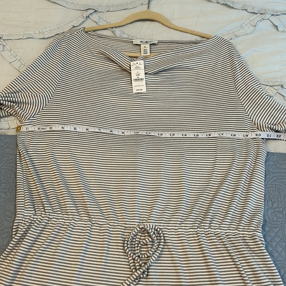 WHITE HOUSE BLACK MARKET Size XL Top - Picture 3 of 11